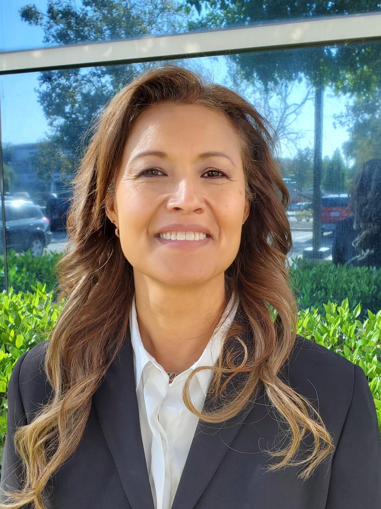 Dora Harres Headshot